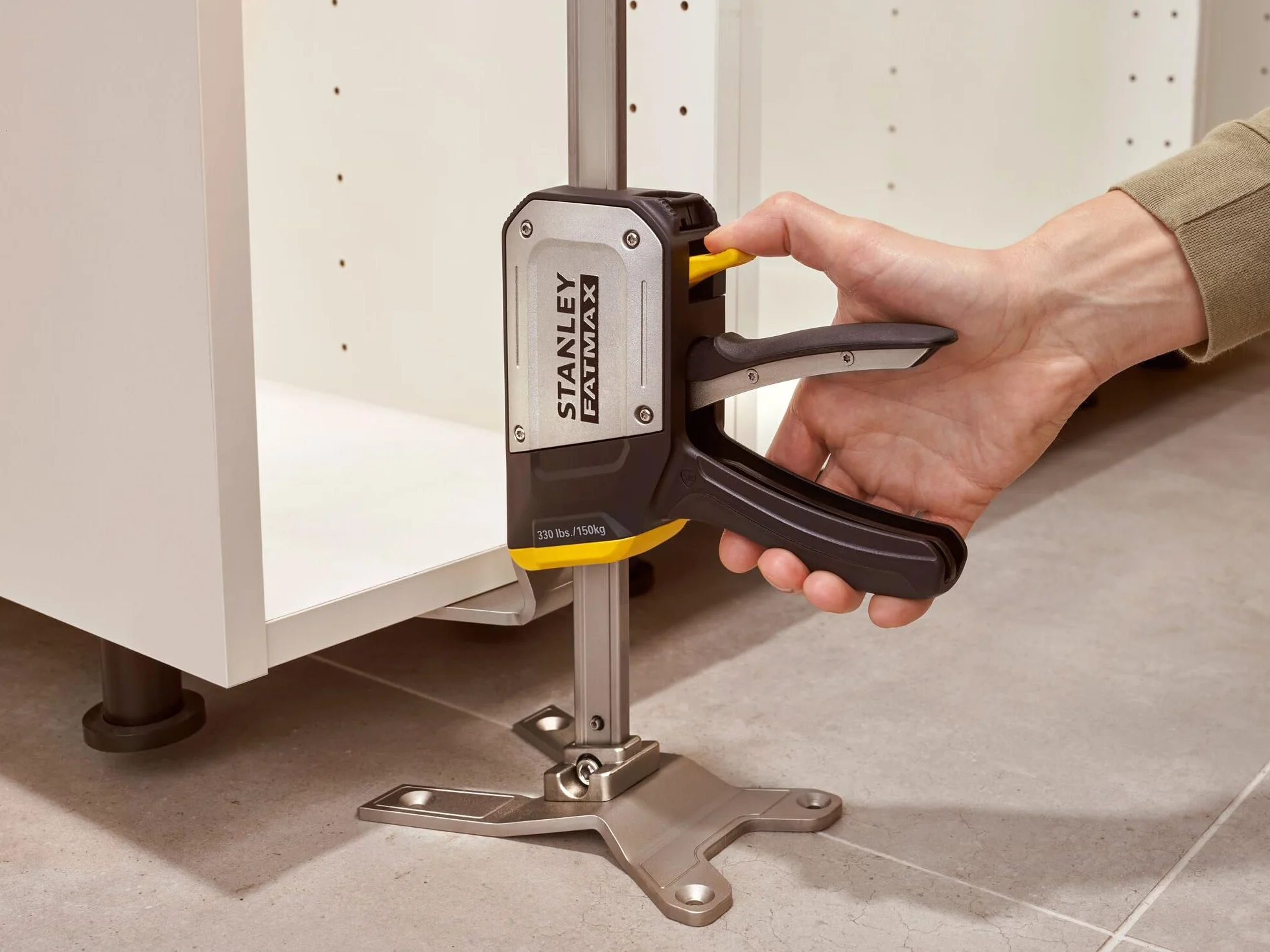 STANLEY FATMAX TradeLift Wielofunkcyjne narzędzie do podnoszenia (do 150 kg), poziomowanie (regulacja 2,5 mm), trzymanie (do 150 kg) i narzędzie do rozprowadzania (do 220 mm), FMHT83550-1