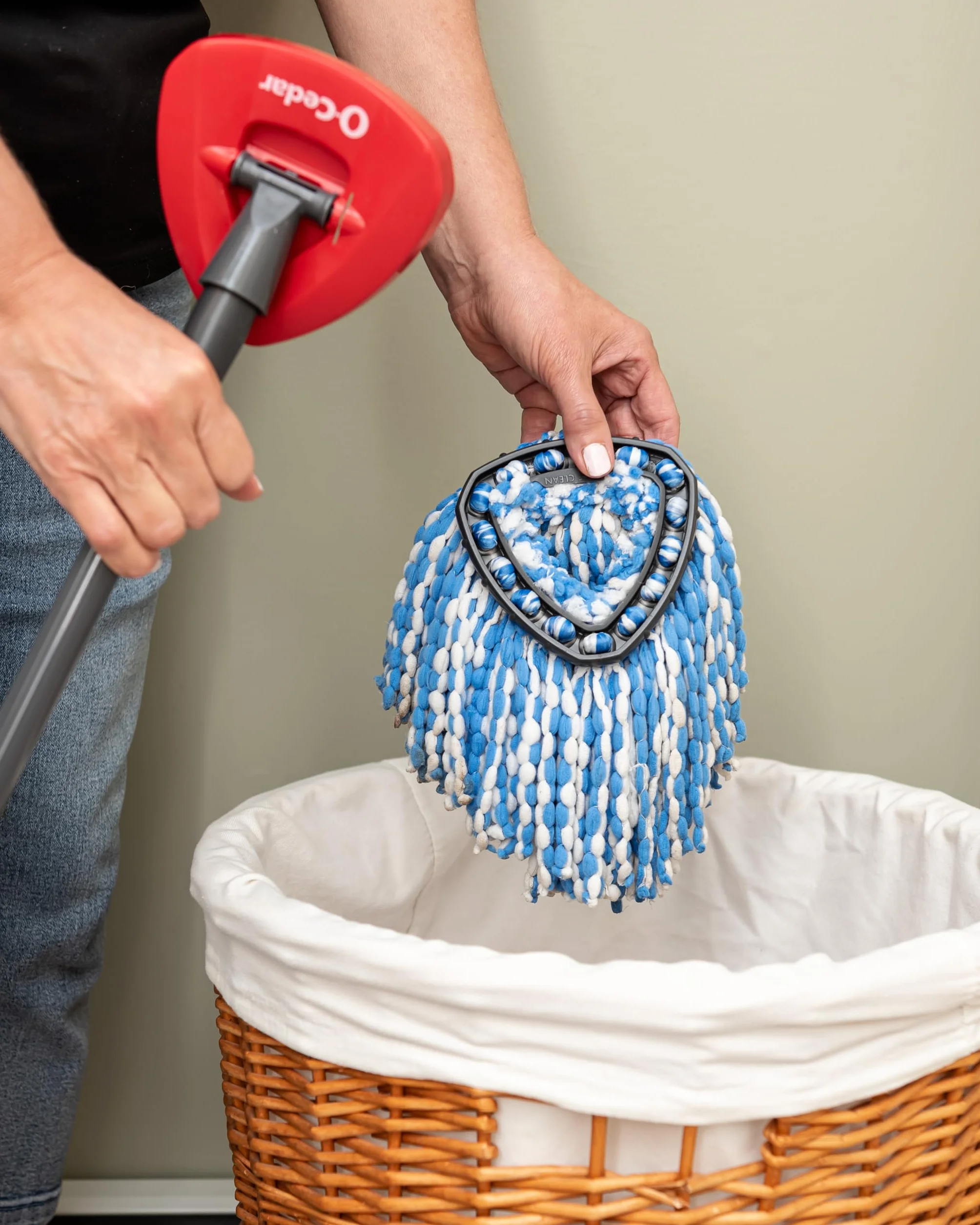 O-Cedar RinseClean Spin Mop & Bucket System + 1 dodatkowa głowica mopa | Czyść czystą wodą | Usuwa 99% bakterii