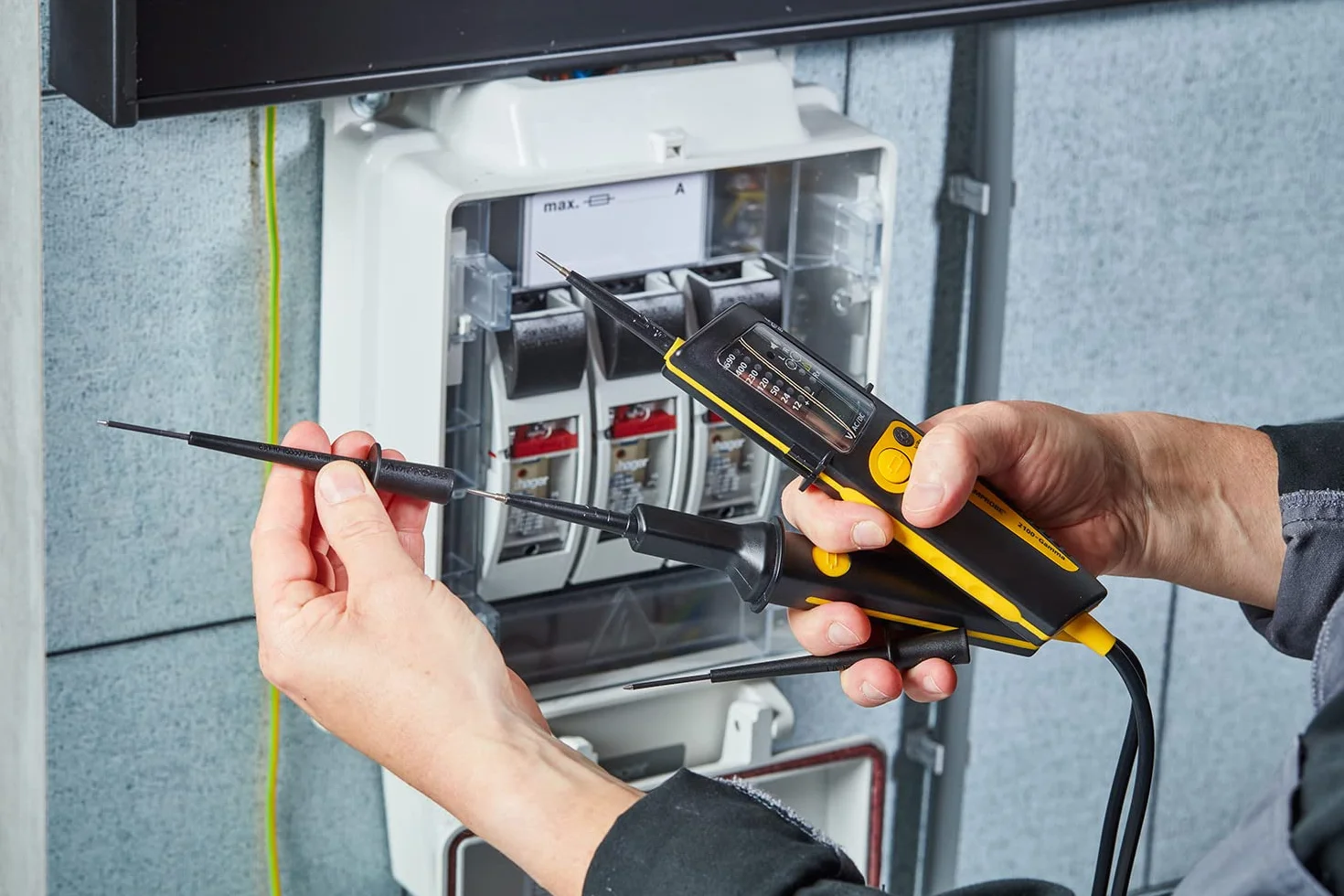 Beha-Amprobe 2100-Gamma Pro tester napięcia z zestawem przedłużającym końcówki pomiarowe