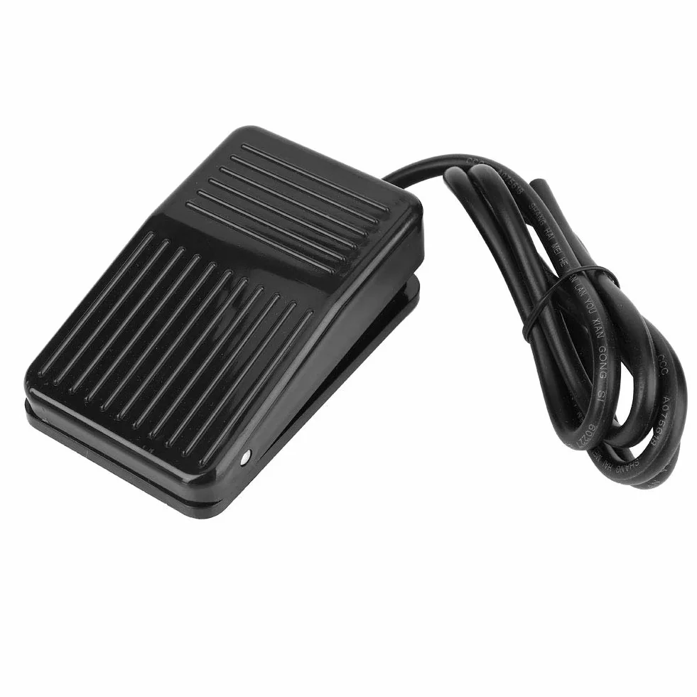 Przemysłowy włącznik nożny TFS-01 220VAC 10A Włącznik nożny czarny z przewodem 1m do wiertarek stołowych, obrabiarek, pras hydraulicznych itp