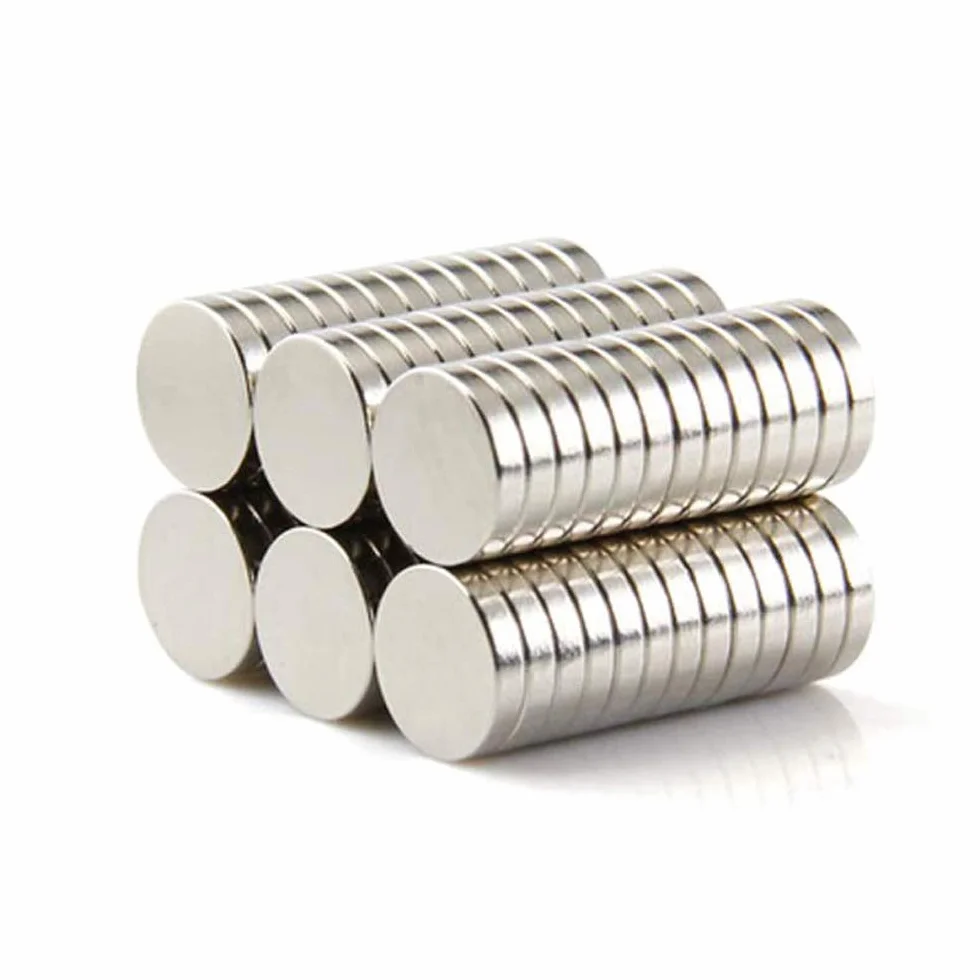 Yizhet 50 sztuk Mini Magnesy neodymowe Cylinder Cylinder RARA Earth do rzemiosła hobby i organizacji biurowej (8 x 2 mm)