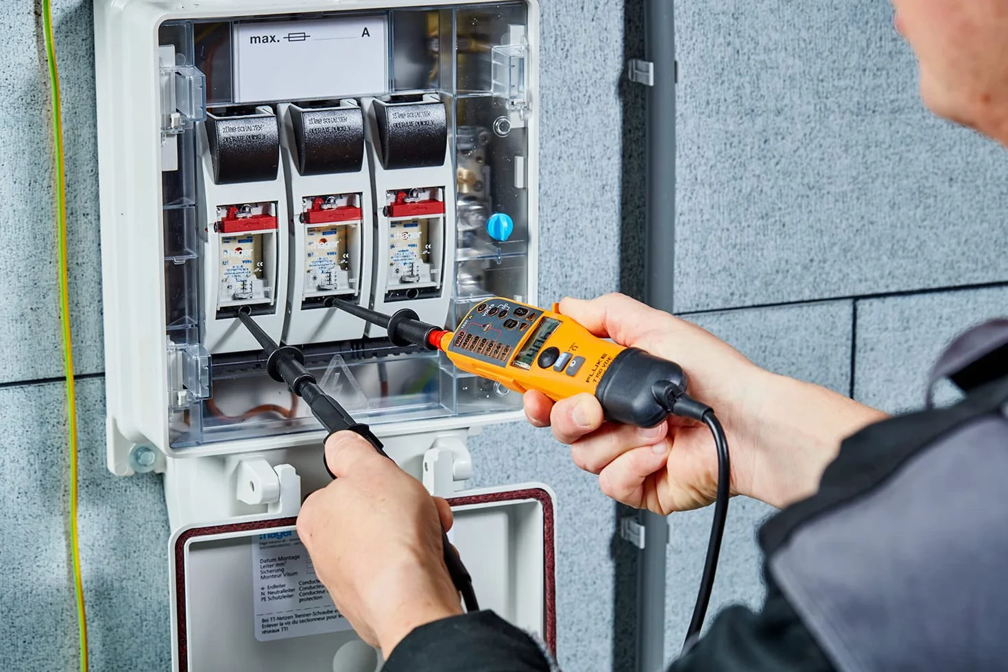 Beha-Amprobe 2100-Gamma Pro tester napięcia z zestawem przedłużającym końcówki pomiarowe