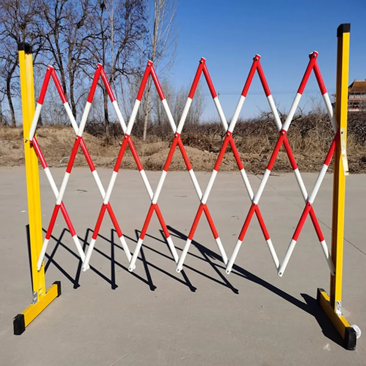 Regulowane wysuwane bariery drogowe, przenośne metalowe ogrodzenia na imprezy, rozszerzalne czerwone słupki kontroli tłumu, 1,2 m x 1,5 m, idealne do spotkań publicznych i zarządzania bezpieczeństwem